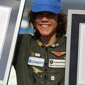 १७ वर्षीय किशोर बने एक्लै विश्व परिक्रमा गर्ने सबैभन्दा कान्छा पाइलट
