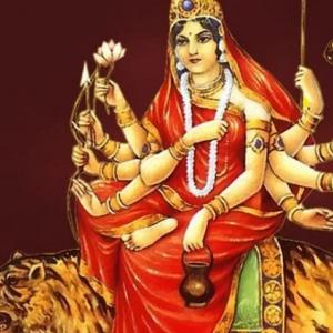 नवरात्रको तेस्रो दिन आज चन्द्रघण्टा देवीको आराधना गरिँदै नवरात्रको तेस्रो दिन आज चन्द्रघण्टा देवीको आराधना गरिँदै