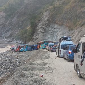 अवरुद्धमध्ये केही मुख्य राजमार्ग खुले, केही बन्द