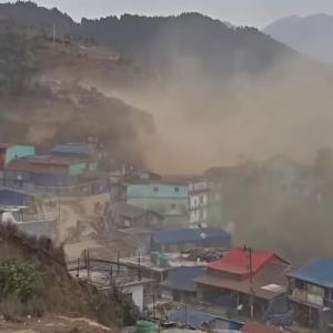 पाँचथरमा हावाहुरी र वर्षाले दर्जन बढी घरमा क्षति