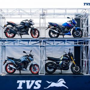 दुईपाङ्ग्रे सवारीसाधनको कर नघट्दा खरिदकर्ता प्रतीक्षामै, सुरक्षा प्रविधि भने अनिवार्य दुईपाङ्ग्रे सवारीसाधनको कर नघट्दा खरिदकर्ता प्रतीक्षामै, सुरक्षा प्रविधि भने अनिवार्य