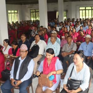 चौदण्डीगढीका शिक्षकलाई पालिकाले दियो झोला, डायरी र कलम
