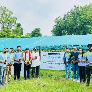 वातावरण दिवसमा गछिया जेसीज र लाटीझोडा वनद्वारा वृक्षरोपण