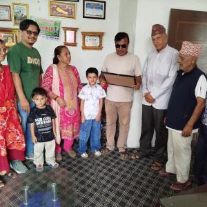 सुन्दरहरैंचा–१२ ले सम्मान गर्याे द भ्वाइस किड्सका दुई प्रतियोगीलाई सुन्दरहरैंचा–१२ ले सम्मान गर्याे द भ्वाइस किड्सका दुई प्रतियोगीलाई