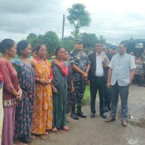 च्याउ टिप्न जाँदा सम्पर्कविहीन भएका १४ महिला आए सम्पर्कमा, बाटो बिर्सिएर हराएको उनीहरूको भनाइ च्याउ टिप्न जाँदा सम्पर्कविहीन भएका १४ महिला आए सम्पर्कमा, बाटो बिर्सिएर हराएको उनीहरूको भनाइ