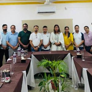 पदभार ग्रहणअघि निर्वाचित सदस्यहरूसँग उद्योग वाणिज्य संघ इटहरीकी नवनिर्वाचित अध्यक्ष गायत्री कटुवाल भण्डारीद्वारा छलफल