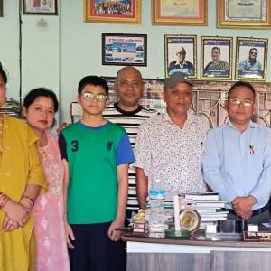 आमाबुबाको सम्झनामा पूर्वविद्यार्थीले बनाए ५ लाखको अक्षयकोष आमाबुबाको सम्झनामा पूर्वविद्यार्थीले बनाए ५ लाखको अक्षयकोष