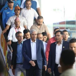 उपचारका लागि गएका देउवा ५ महिनापछि फर्किए स्वदेश
