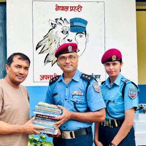 लेटाङको हिरासत पुस्तकालयलाई लेटाङ एड्भान्स हस्पिटलद्वारा १५ थान पुस्तक प्रदान