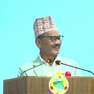 महिला मन्त्रीलक्षित पूर्वमन्त्री रामबहादुर मगरको बोली, ‘पोथीले फूल पार्ने र बच्चा जन्माउने दिन आए’