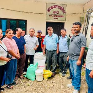 आगलागी पीडितलाई लेटाङ रेडक्रसद्वारा राहत सामग्री हस्तान्तरण