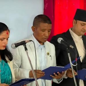 कोशी प्रदेशमा ५ जना नयाँ मन्त्रीले लिए पद तथा गोपनीयताको शपथ