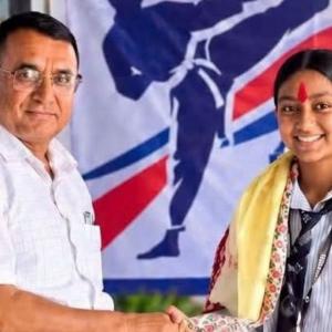अन्तर्राष्ट्रिय कराते प्रतियोगितामा भाग लिन भारत गइन् सिद्धार्थ सेकेण्डरीकी विद्यार्थी वन्दना अधिकारी