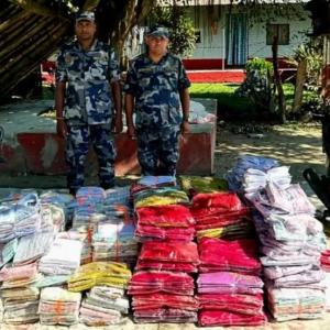 सुनसरीमा १० दिनमा साढे २५ लाख रुपैयाँको अवैध सामान बरामद सुनसरीमा १० दिनमा साढे २५ लाख रुपैयाँको अवैध सामान बरामद
