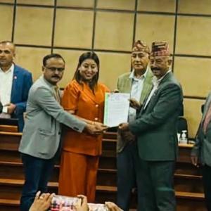 उद्योग वाणिज्य संघ इटहरीकी अध्यक्ष गायत्री कटुवाल भण्डारी एफएनसीसीआईको व्यापार समितिको आमन्त्रित सदस्यमा मनोनित उद्योग वाणिज्य संघ इटहरीकी अध्यक्ष गायत्री कटुवाल भण्डारी एफएनसीसीआईको व्यापार समितिको आमन्त्रित सदस्यमा मनोनित