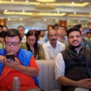 इटहरीमा आएर मन्त्री महावीर पुनले भने, पढाइसँगै सीप, अनुसन्धान र नवप्रवर्तनमा जोड दिनुपर्छ इटहरीमा आएर मन्त्री महावीर पुनले भने, पढाइसँगै सीप, अनुसन्धान र नवप्रवर्तनमा जोड दिनुपर्छ