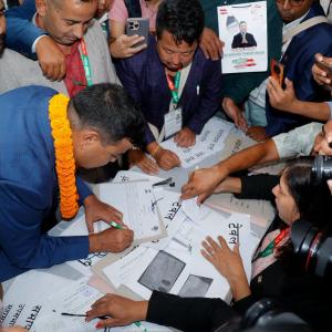 सुनिल शर्माले गराए नेपाली कांग्रेसको महामन्त्री पदका लागि उम्मेद्वारी दर्ता